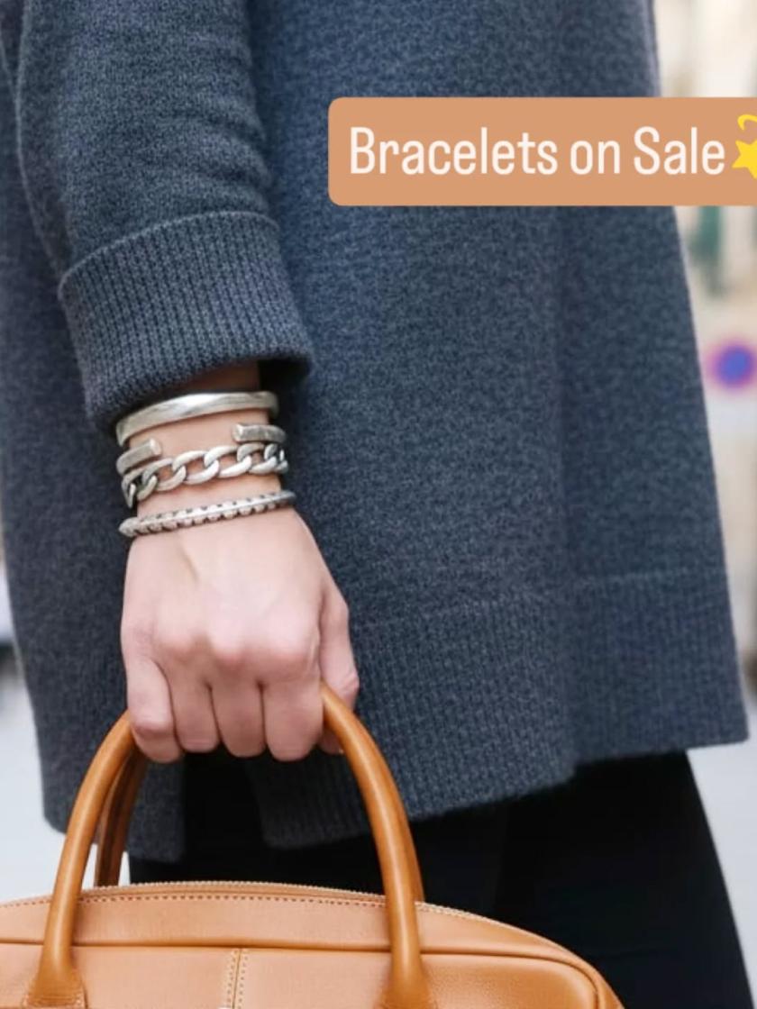 ✨New year ~ New bracelets✨
#sales #wintersales #bangles #newarrivals #onsalenow
See more 👉 www.littlestore.gr